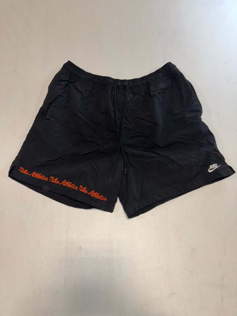 Nike Sportswear Club Fleece Flow Shorts Black/Orange Athletics Script